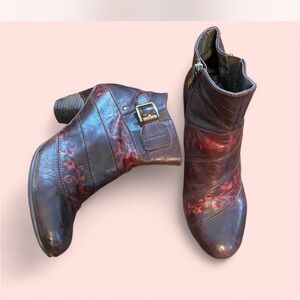 Lartiste Spring‎ Step Hand Painted Leather Ankle Boots